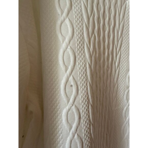 Sweater Women’s size X – large white knit design - Picture 4 of 10